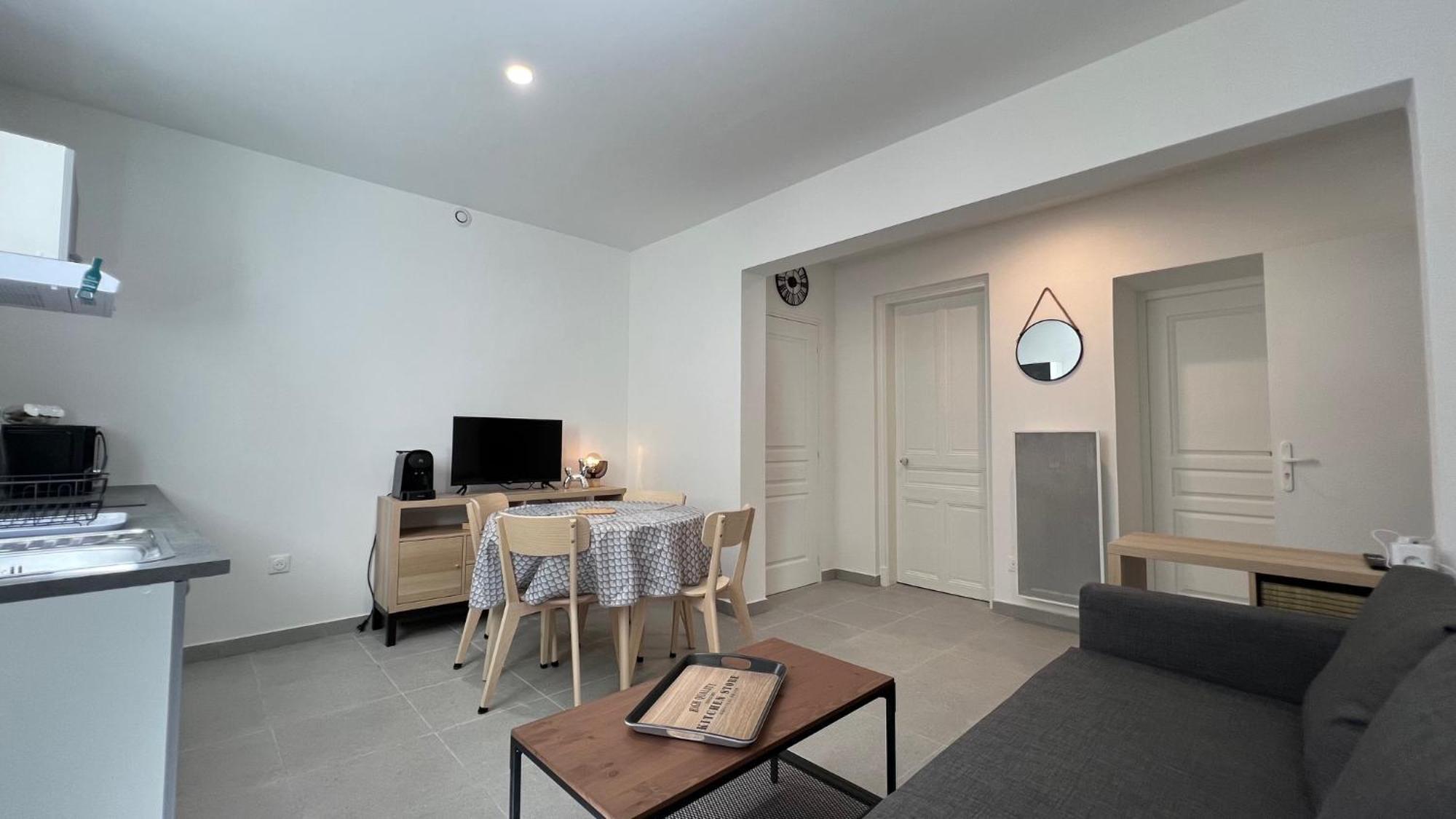 Fenix Appartement T2 40 M2 Cosy Rdc Plein Centre Ville Pierrelatte Dış mekan fotoğraf