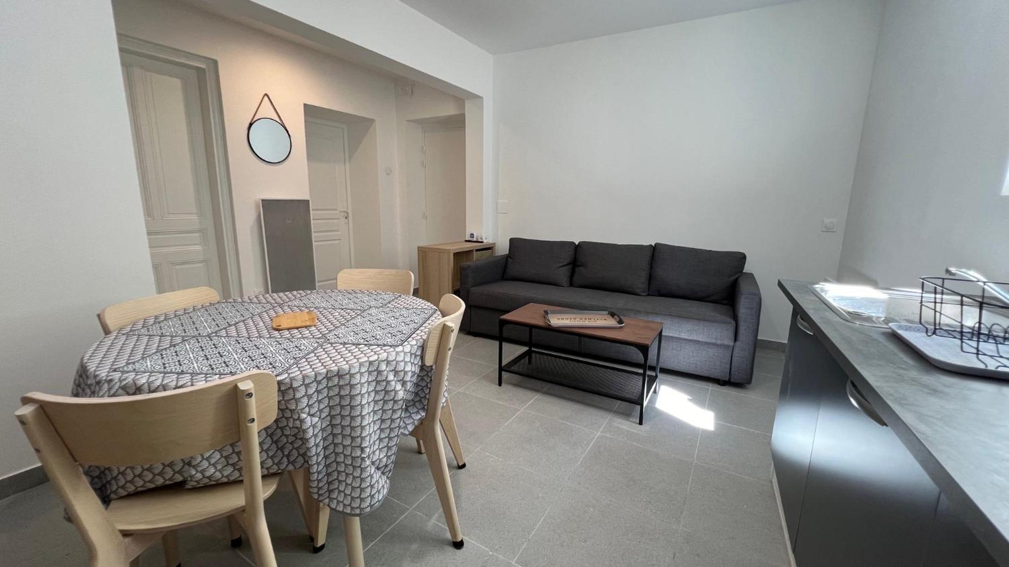 Fenix Appartement T2 40 M2 Cosy Rdc Plein Centre Ville Pierrelatte Dış mekan fotoğraf
