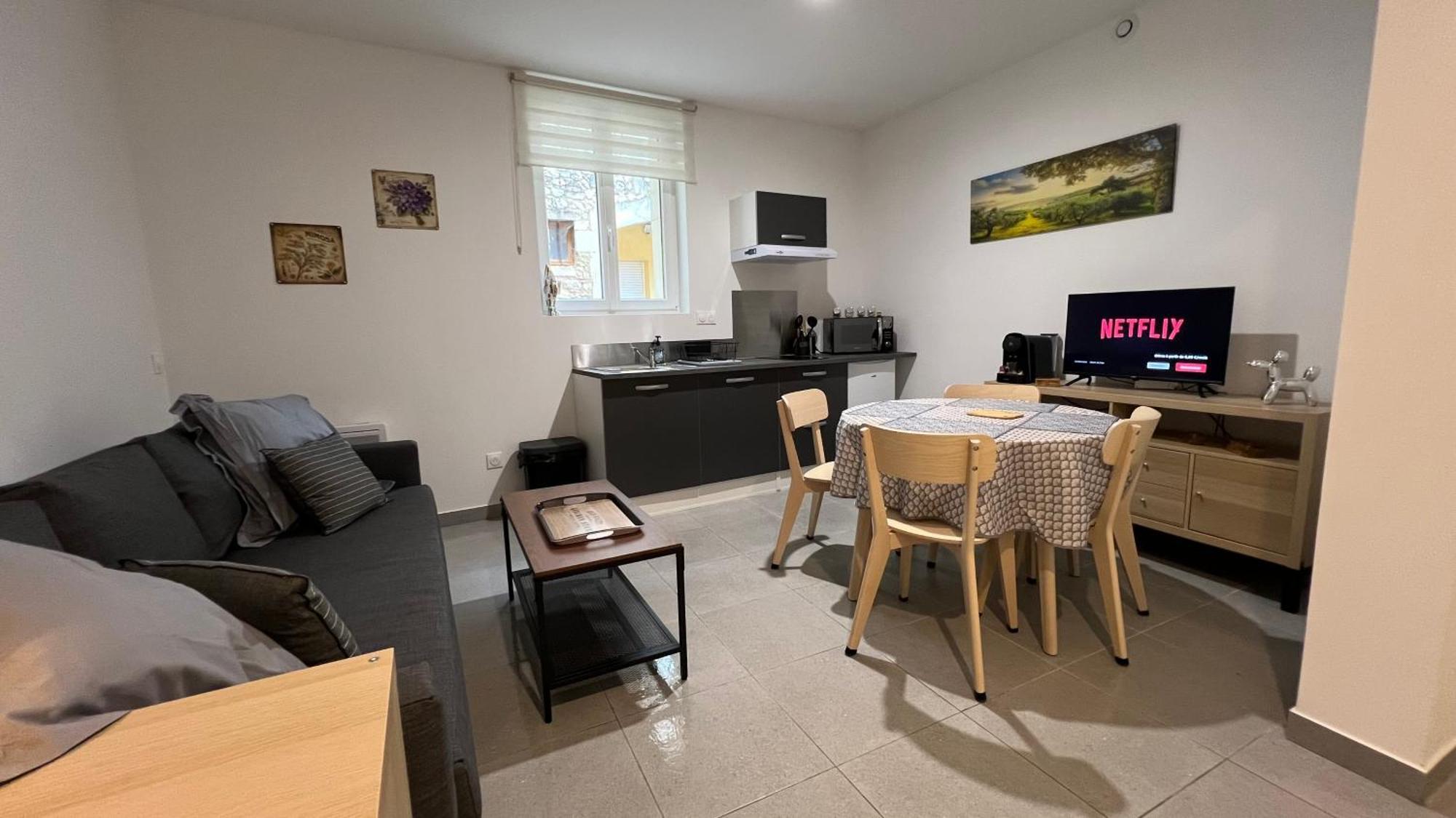 Fenix Appartement T2 40 M2 Cosy Rdc Plein Centre Ville Pierrelatte Dış mekan fotoğraf